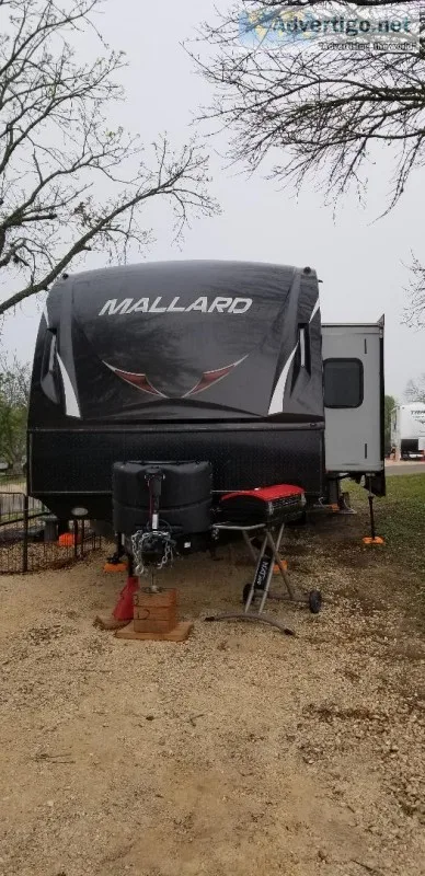 26  Mallard Travel Trailer