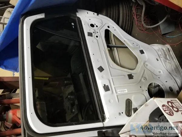 2015 Ford explorer  right rear door glass tinted police