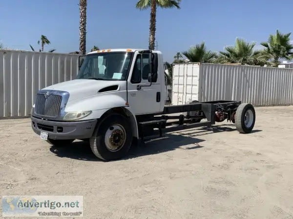 2004 INTERNATIONAL 4300 CAB and CHASSIS