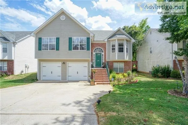 Single Family Home Forsale in Fayetteville GA
