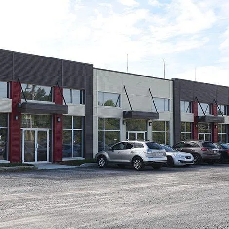 St-Jean-sur-Richelie u Local ind. et entreposage ext. Route 104