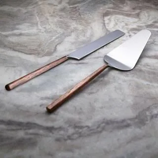 The Perfect Cake Serving Set for Several Generations