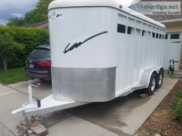 Horse trailer 3 slant with tack room