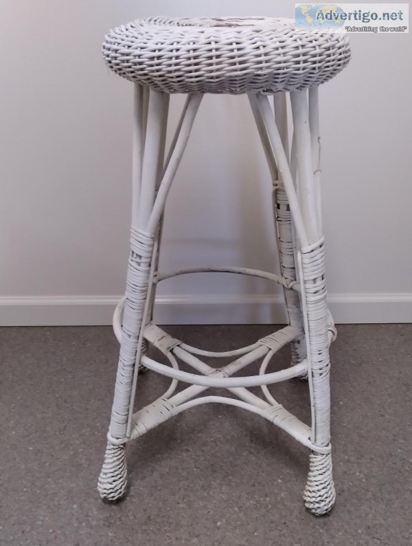 VINTAGE 32" WICKER RATTAN PLANTER COUNTERBAR STOOL