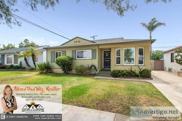 JUST LISTED Mutuals Family Home Nearby Lakewood Golf Course and 