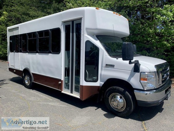 2013 Ford E450 Non-CDL Wheelchair Bus (A5100)