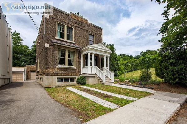 Prestigious house surrounded by nature and calm in NDG Montreal