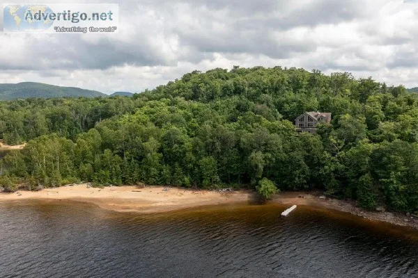 Luxurious 5-star house with private beach in the Laurentians