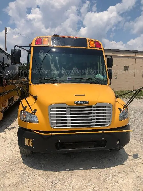 2009 Freightliner B2 Bus Chassis