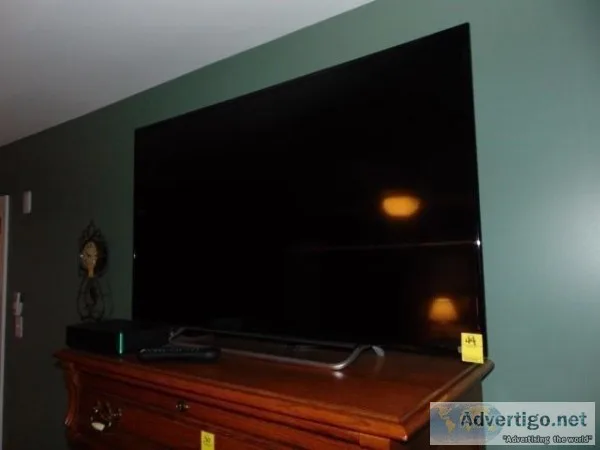 Sony Bravia 48 INCHES flatscreen tv-9 MONTHS OLD