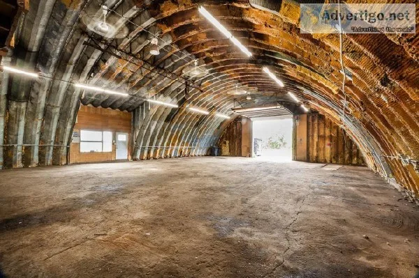 For rent commercial building 3600 sqft very well located