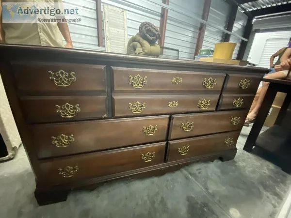 Dresser