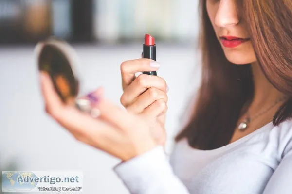 World-class professional makeup artist online courses
