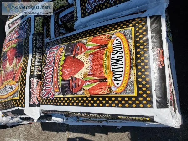 Fox Farm Strawberry fields Soil 1.5 cu ft