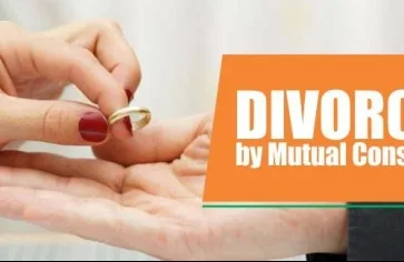 Divorce lawyer in karkardooma court
