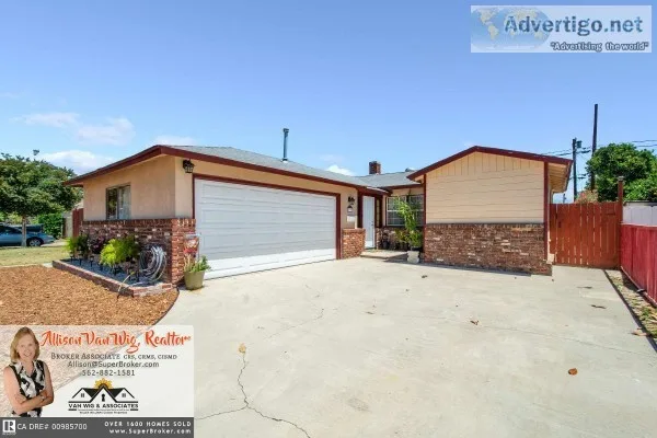 JUST LISTED Open Concept Floor Plan Mayfair Home