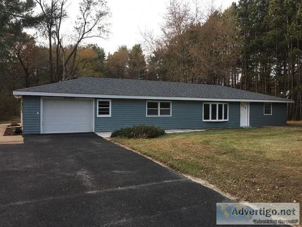 Single Family Home Huge lot and Pole Barn in Andover