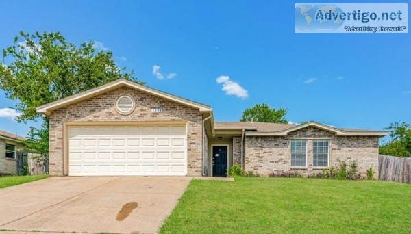 1208 Mirike Dr White Settlement TX 76108