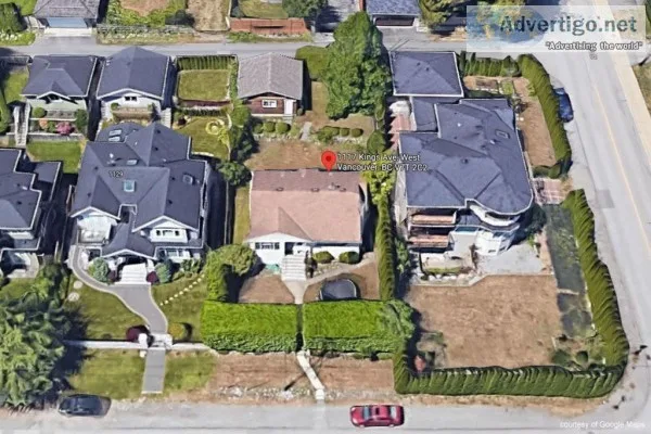 Ambleside 3 Bed 2 Bath 2 Lvl Whole House w Fireplaces and Yards