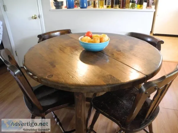 FOUR DINING CHAIRS