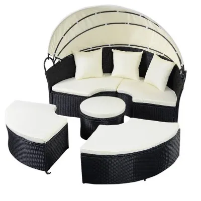 Outdoor daybed