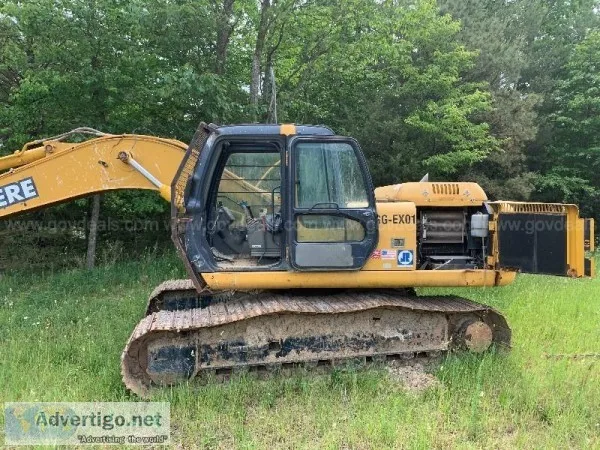 2004 John Deere 200LC Excavator