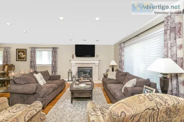 (AIE) Mint Malba Gardens Ranch House
