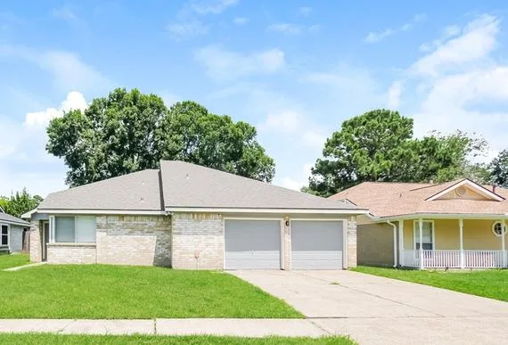 318 Brompton Ct Highlands TX 77562