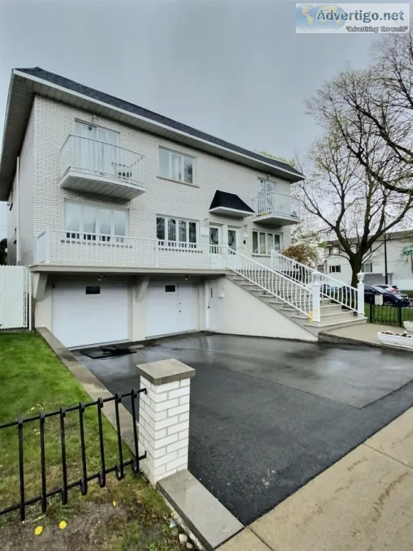 Superbe 4plex r&eacutenov&eacute Secteur de choix dans St-L&eacu