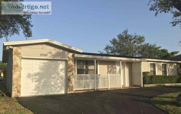 19740 SW 87th Pl Cutler Bay FL 33157