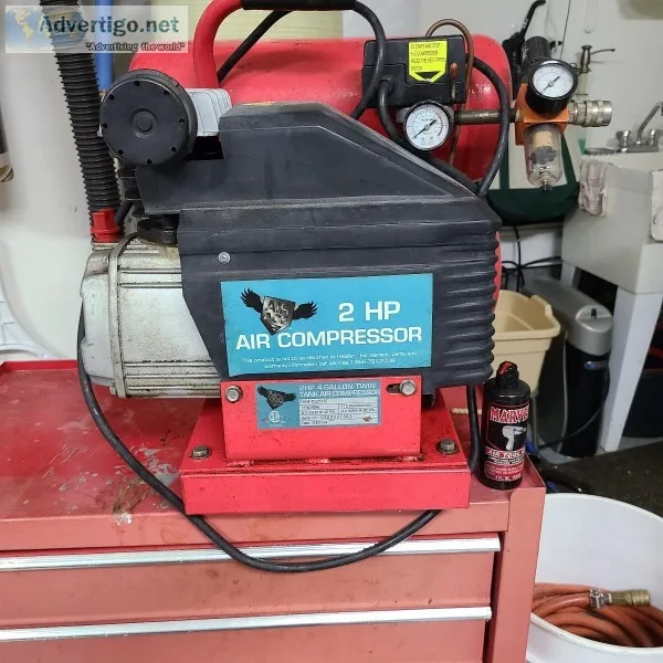 2 HP 4gal TwinTankAir Compressor - (Leland)