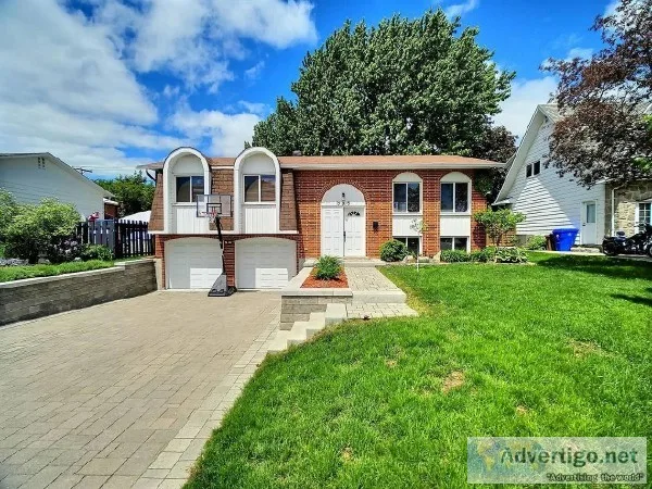 Large 4 bedroom house near schools for rent in Gatineau