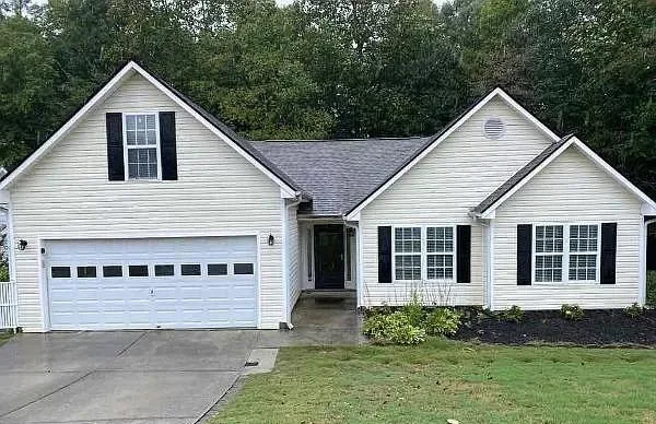 2450 Fort Daniels Dr Dacula GA 30019