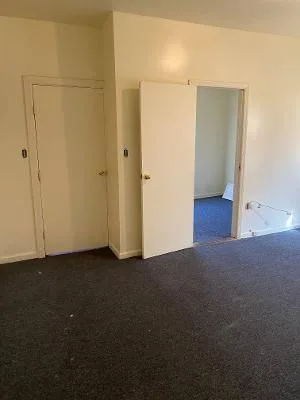 First Floor Apartment with heat water and cooking gas included