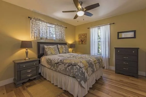 Charming single-story family home, 3 bedroom:2 baths