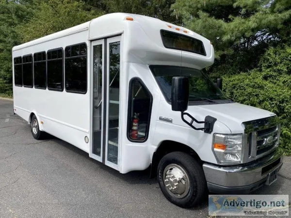 2015 Ford E450 25 Passenger Starcraft Shuttle Bus (A5123)