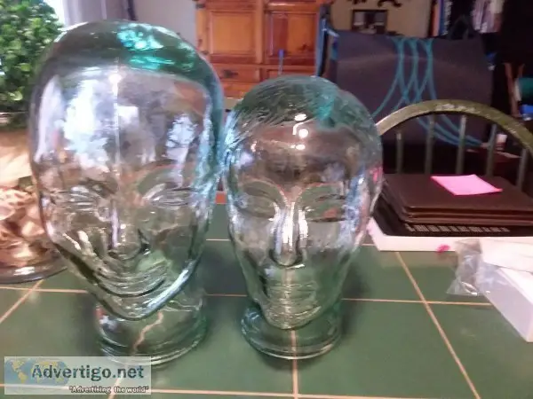 2 Glass Heads