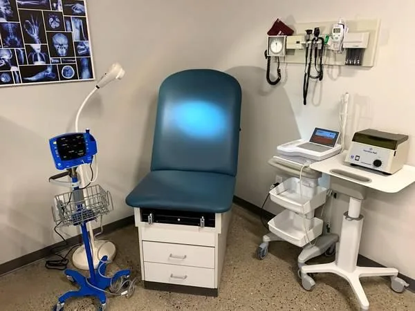 Midmark 104 108 Exam Tables for Sale