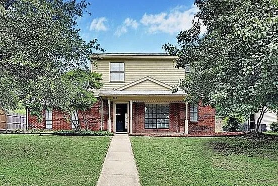 506 Chestnut Dr Grand Prairie TX 75052