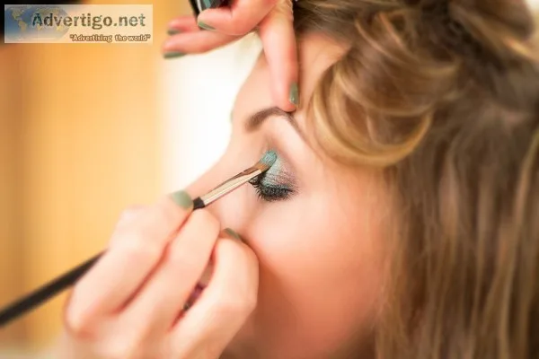 Professional makeup artist online courses - coursebees