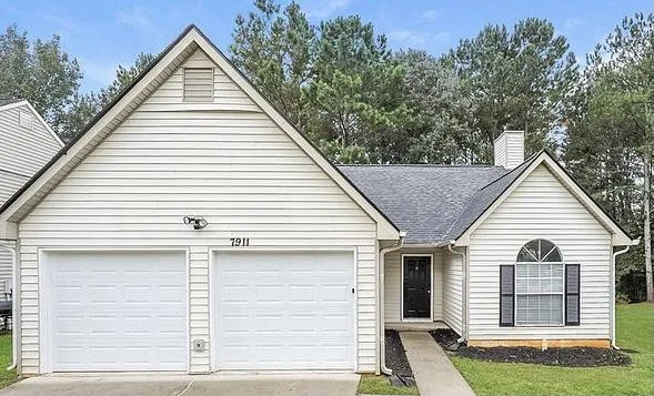 7911 Woodlake Dr Riverdale GA 30274