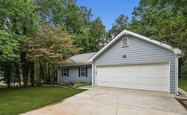 520 Honeysuckle Ln Palmetto GA 30268