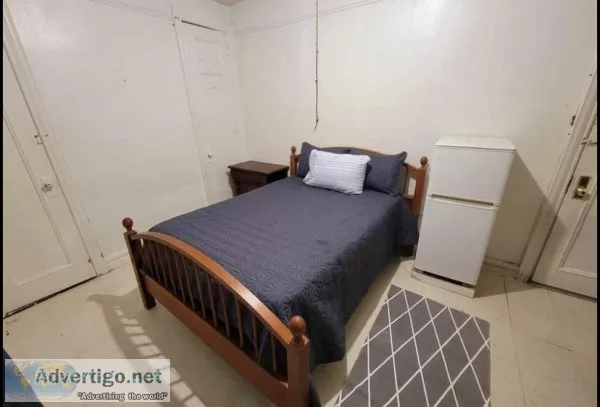 Furnished room 4 rent by - Arnow Ave