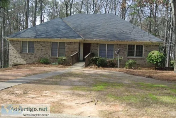 Newly Renovated. 2 Bedroom 1 Bath Duplex