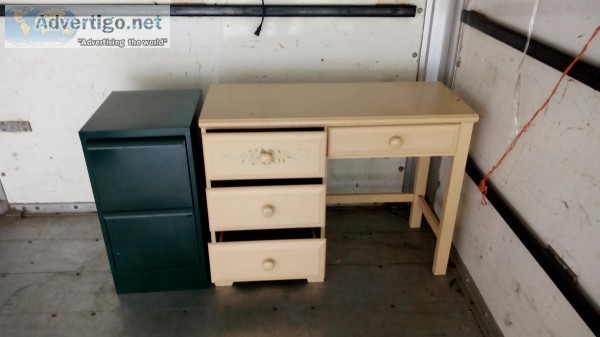 Small desk and 2 drawer file cabinet