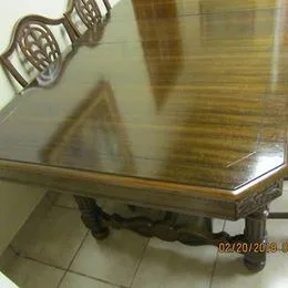 DINING ROOM TABLE AND 6 CHAIRS