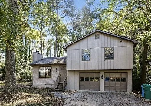 2884 Sawgrass Trl Lilburn GA 30047