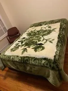 - Furnished room 4 rent by The City College Area
