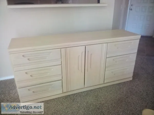 2 dressers
