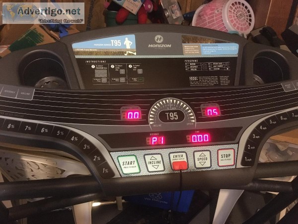 Horizon T95 Treadmill 80